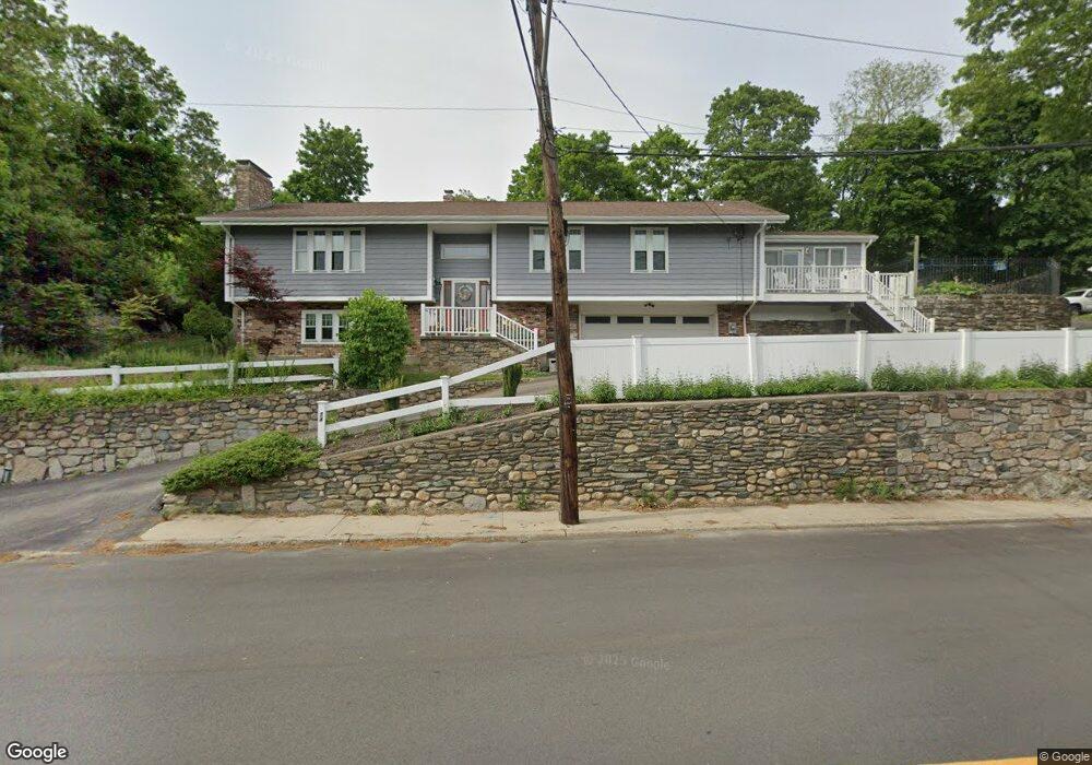 74 Narragansett Ave, Westerly, RI 02891 - photo 1