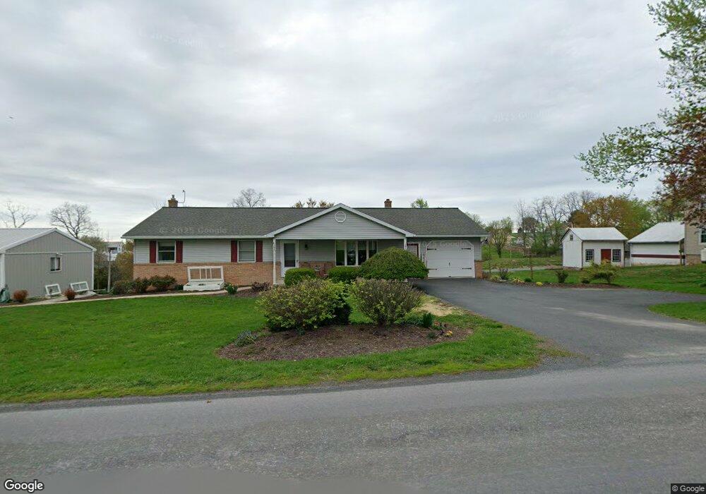 905 Centerville Rd, New Holland, PA 17557 - photo 1