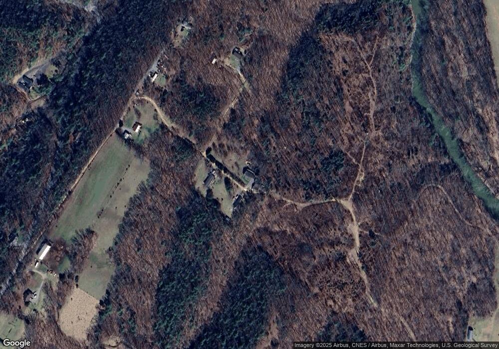 401 Mae Butts Ln, Berkeley Springs, WV 25411 - photo 1