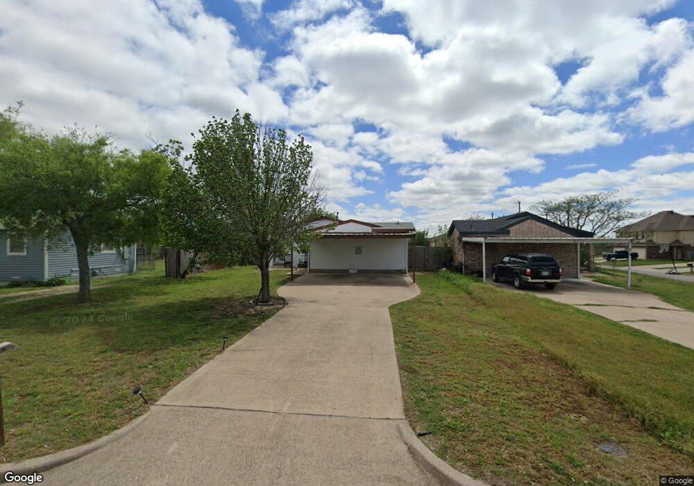 1237 W Bishop St, Weatherford, TX 76086 - photo 1