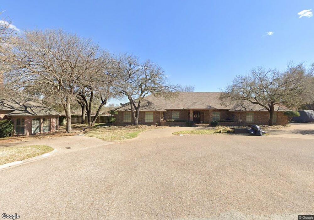 611 Stoneridge Ct, Cleburne, TX 76033 - photo 1