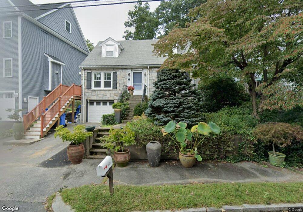 235 Hardy Pond Rd, Waltham, MA 02451 - photo 1