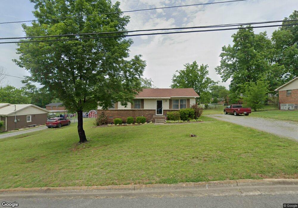 1311 Robinwood Dr, Shelbyville, TN 37160 - photo 1