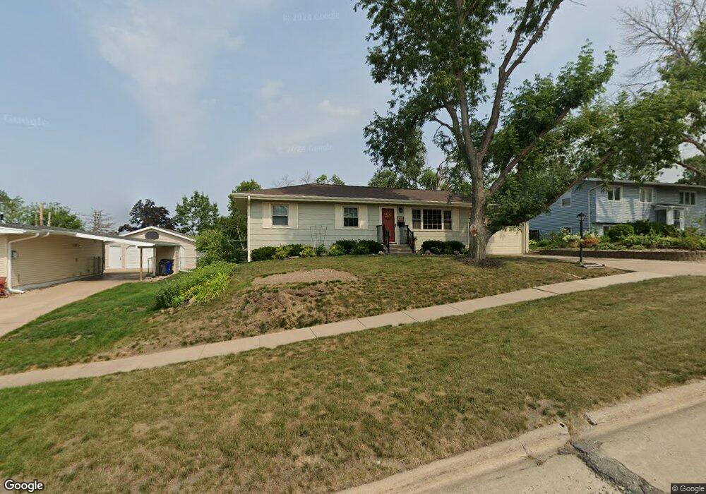 3848 Wenig Rd NE, Cedar Rapids, IA 52402 - photo 1