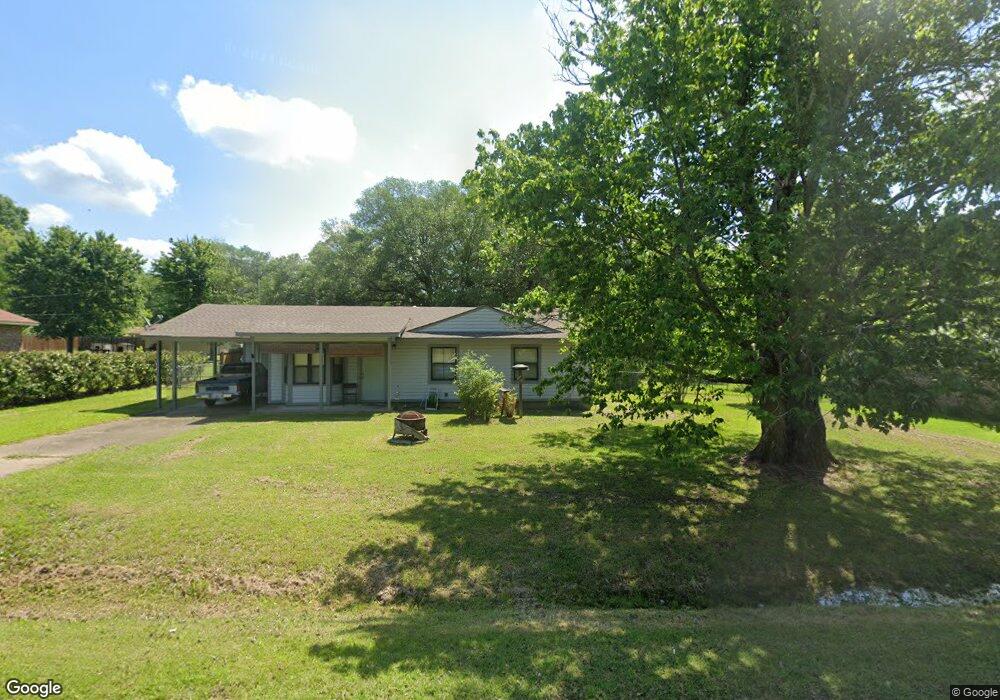 137 Shamrock Dr, Laurel, MS 39443 - photo 1