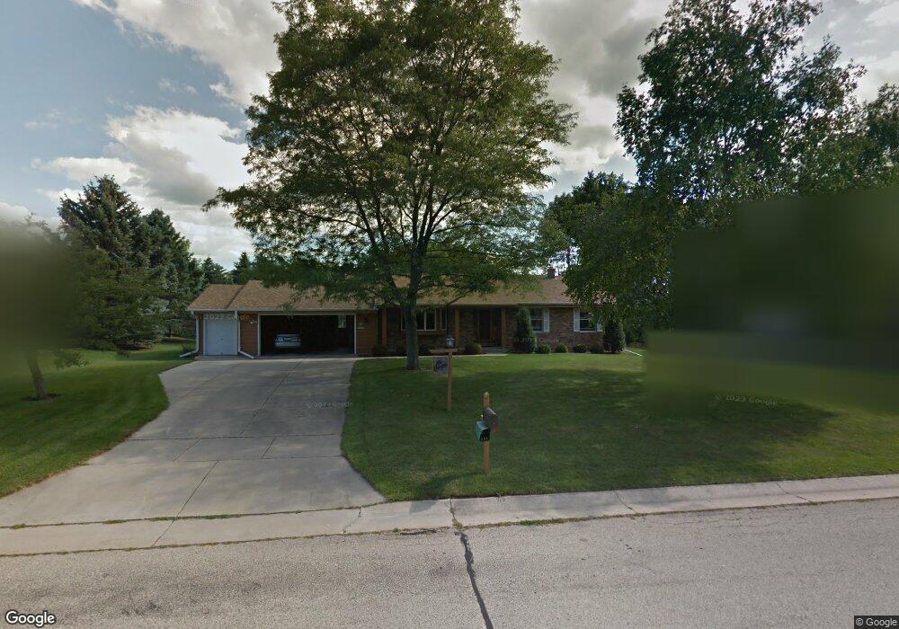 N79W16265 Longwood St, Menomonee Falls, WI 53051 - photo 1