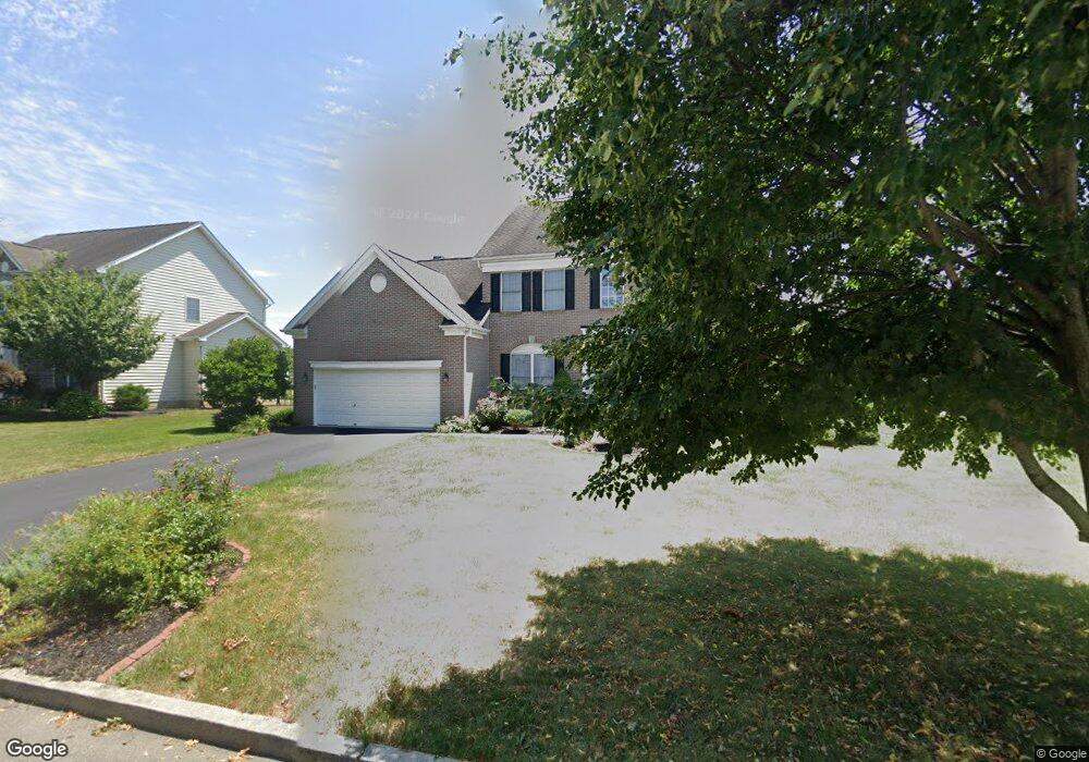 5613 Falcon Dr, Bethlehem, PA 18017 - photo 1