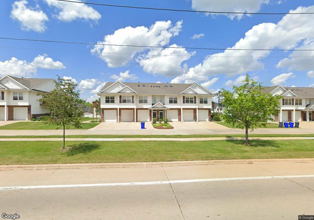 4520 1st Ave NW unit F, Cedar Rapids, IA 52405 - photo 1