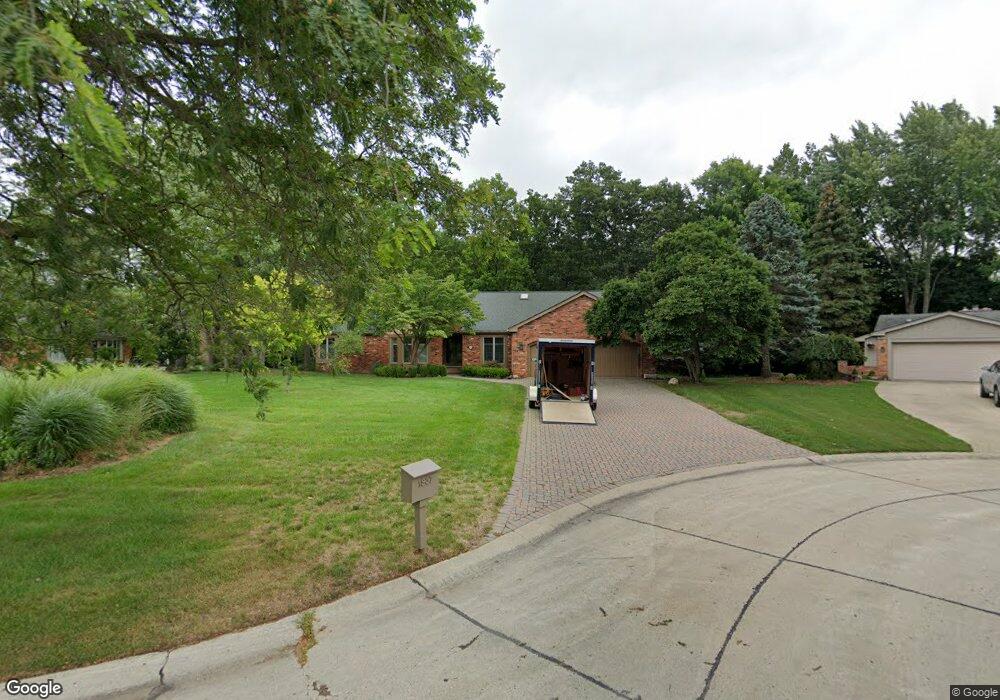 1937 Brookview Ct, Bloomfield Hills, MI 48304 - photo 1