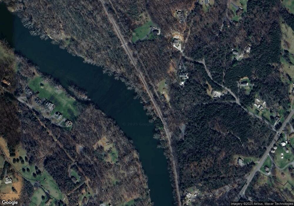 542 Deer Run Cir, Front Royal, VA 22630 - photo 1