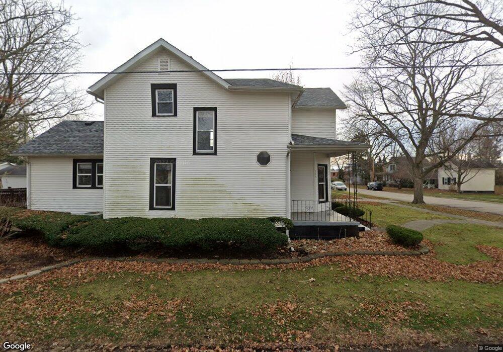 129 N Vernon St, Princeton, IL 61356 - photo 1