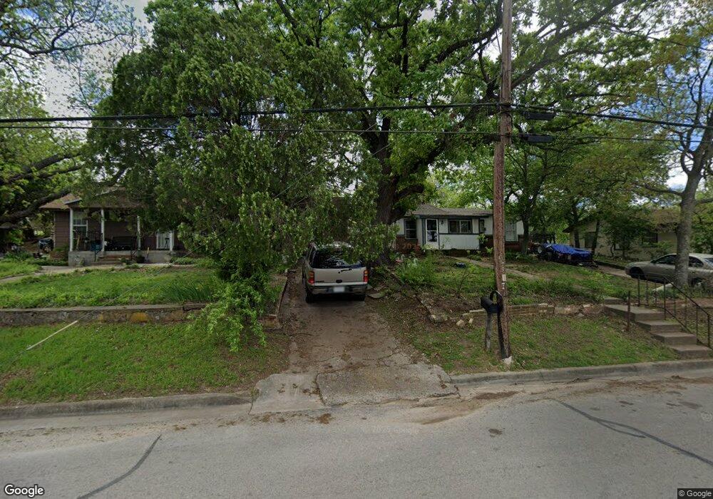 1009 W Oak St, Weatherford, TX 76086 - photo 1