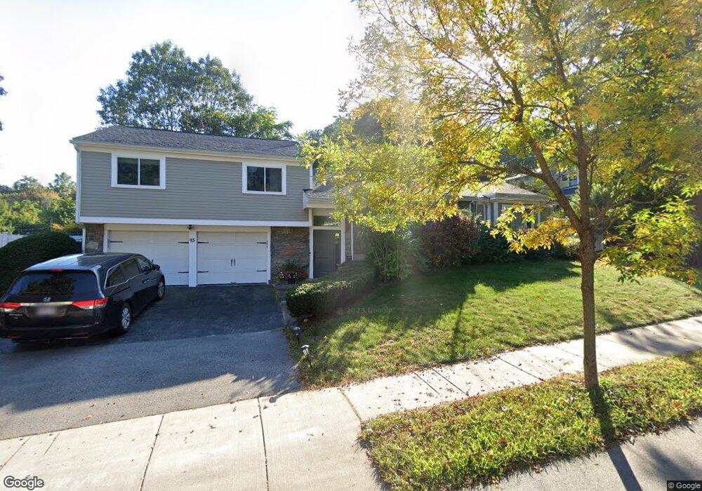 93 Vine St, Chestnut Hill, MA 02467 - photo 1