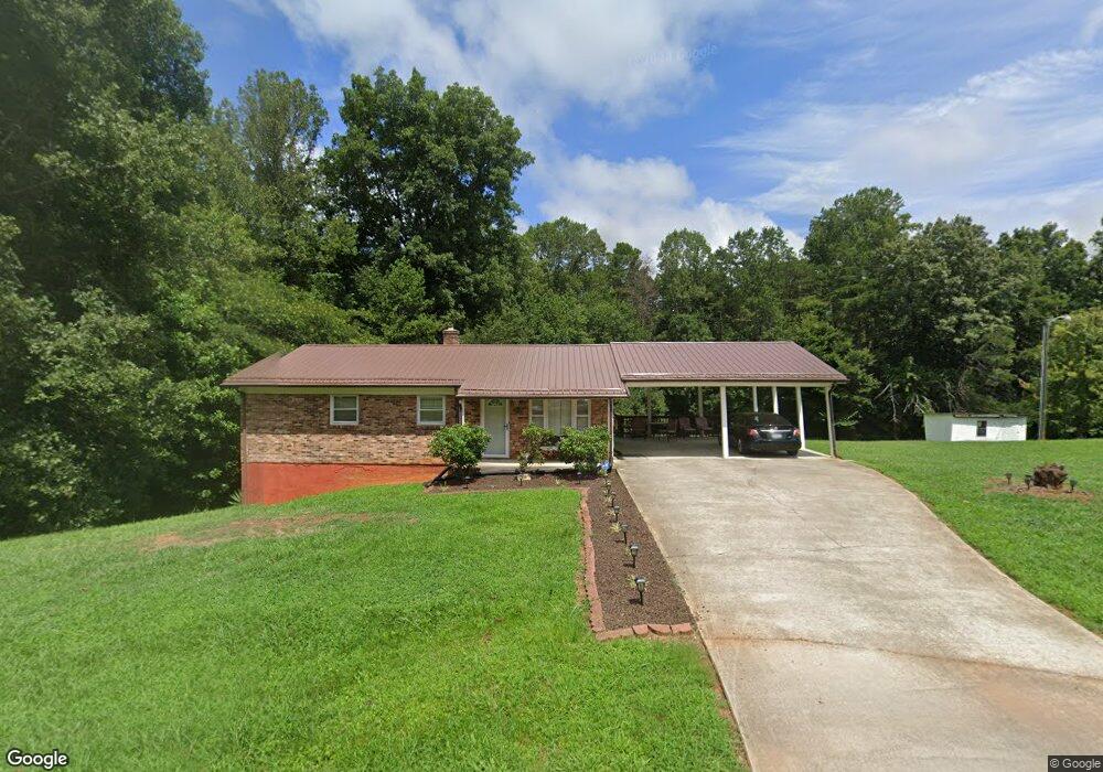 228 Robin Rd, Martinsville, VA 24112 - photo 1