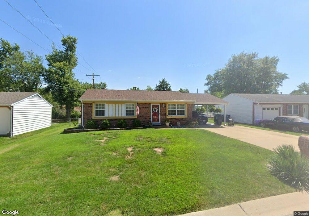 3423 Highgate Ln, Saint Charles, MO 63301 - photo 1