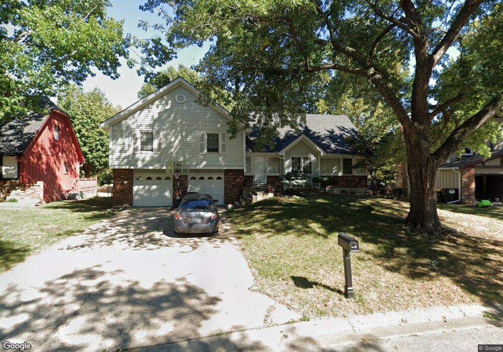 6615 Westgate Ln, Shawnee, KS 66216 - photo 1