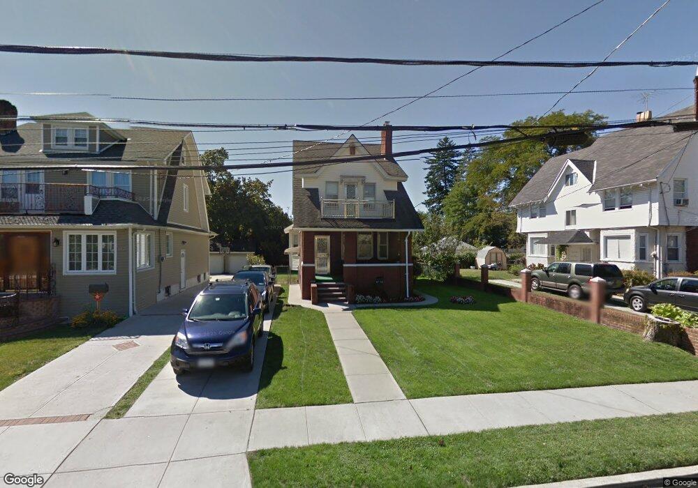 8916 196th St, Hollis, NY 11423 - photo 1