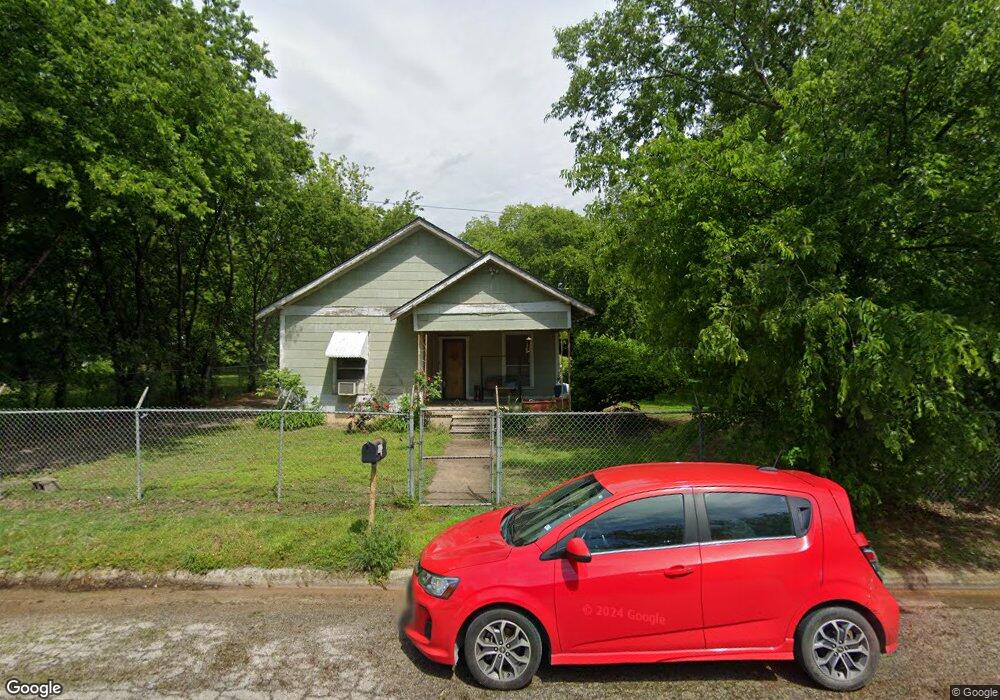 1512 N Commerce St, Gainesville, TX 76240 - photo 1