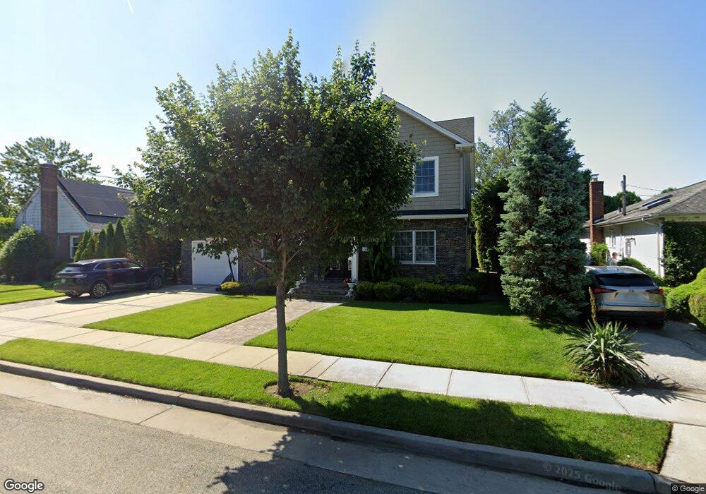 61 Jerome Ave, Mineola, NY 11501 - photo 1