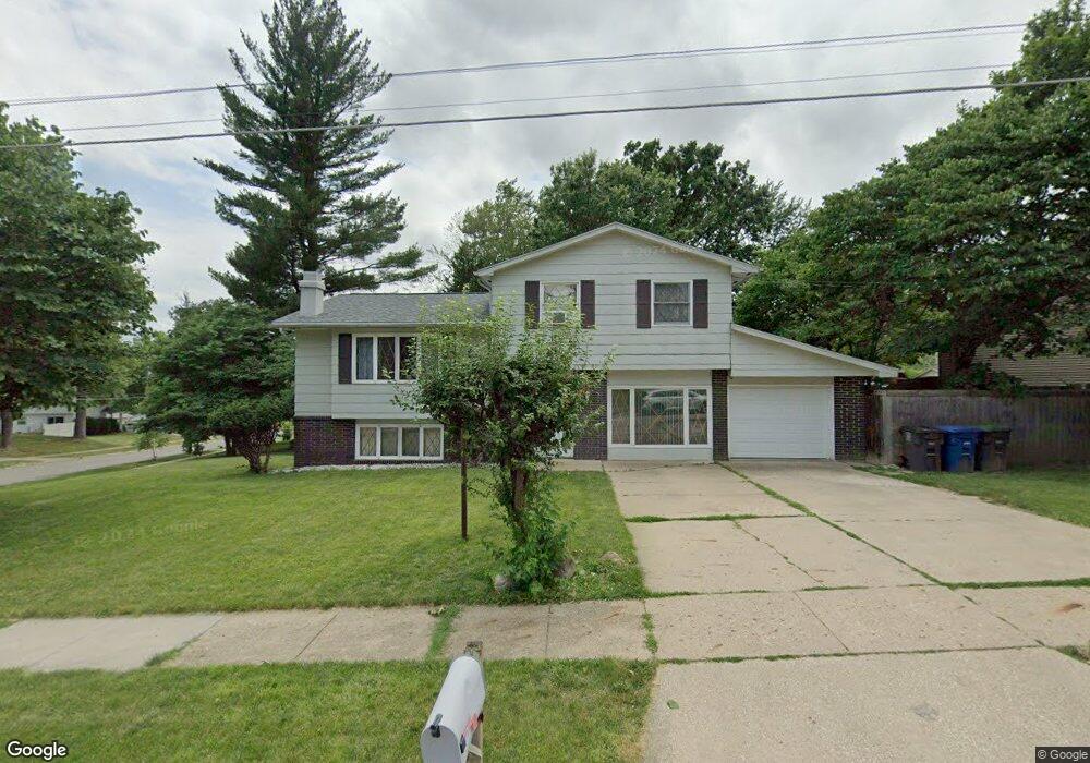 233 Scandia Cir, Des Moines, IA 50315 - photo 1