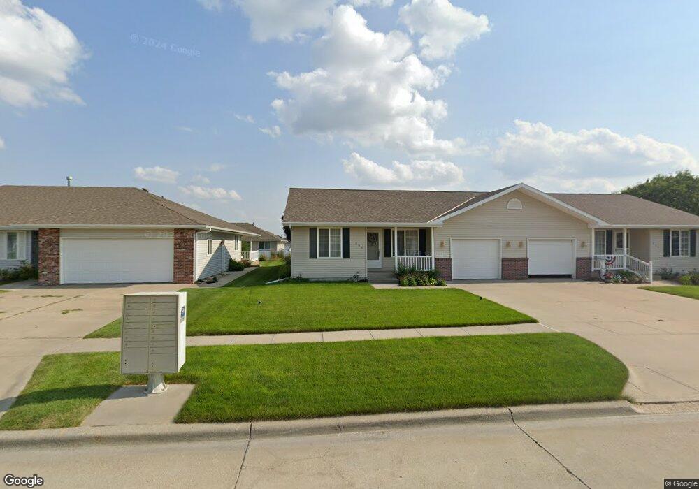 906 Heather Ln, Norfolk, NE 68701 - photo 1