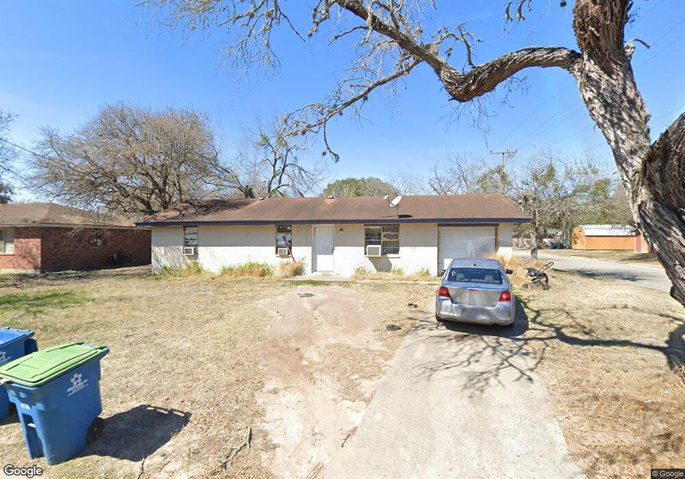 900 W Walton St, Beeville, TX 78102 - photo 1