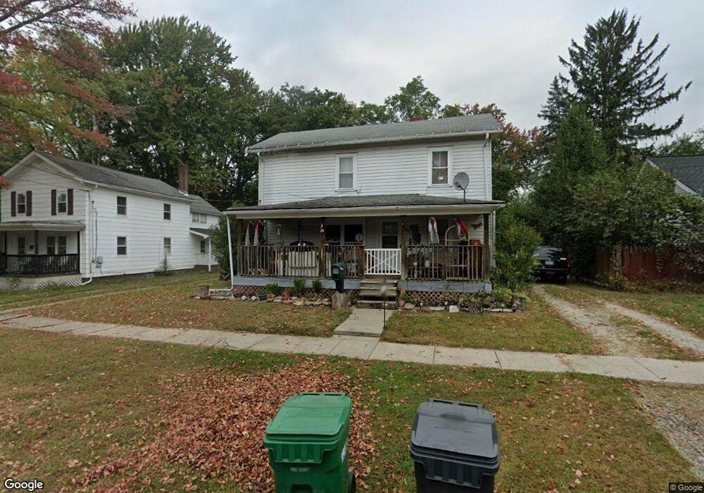 437 Vine St, Geneva, OH 44041 - photo 1