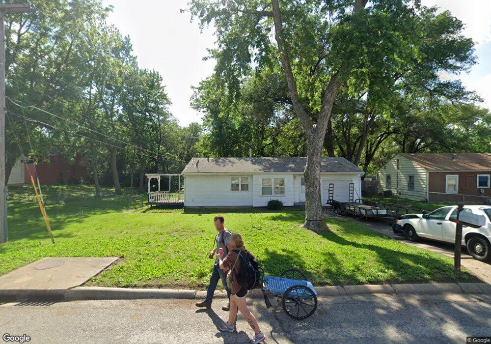 3333 SE Bryant St, Topeka, KS 66605 - photo 1