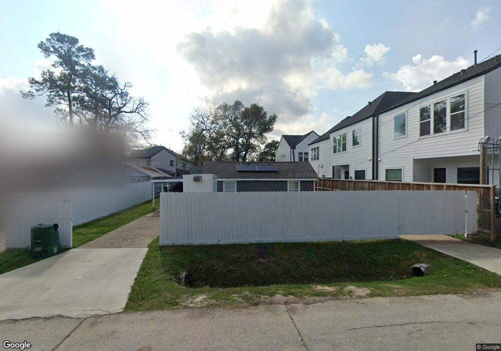813 Martin St, Houston, TX 77018 - photo 1