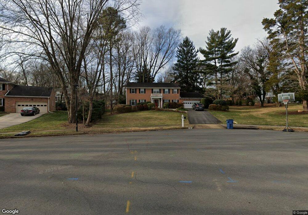 7819 Calpurnia Ct, McLean, VA 22102 - photo 1