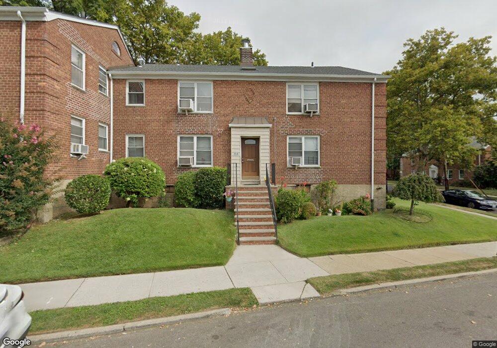 171-19 Chocheron unit 52, Flushing, NY 11358 - photo 1