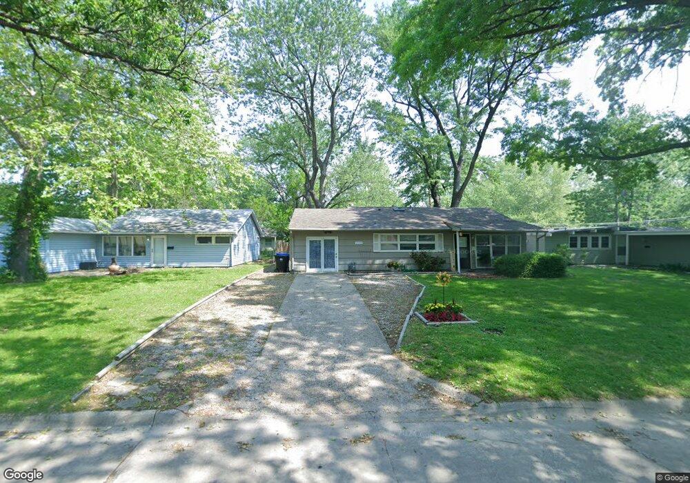 1524 SW 24th St, Topeka, KS 66611 - photo 1