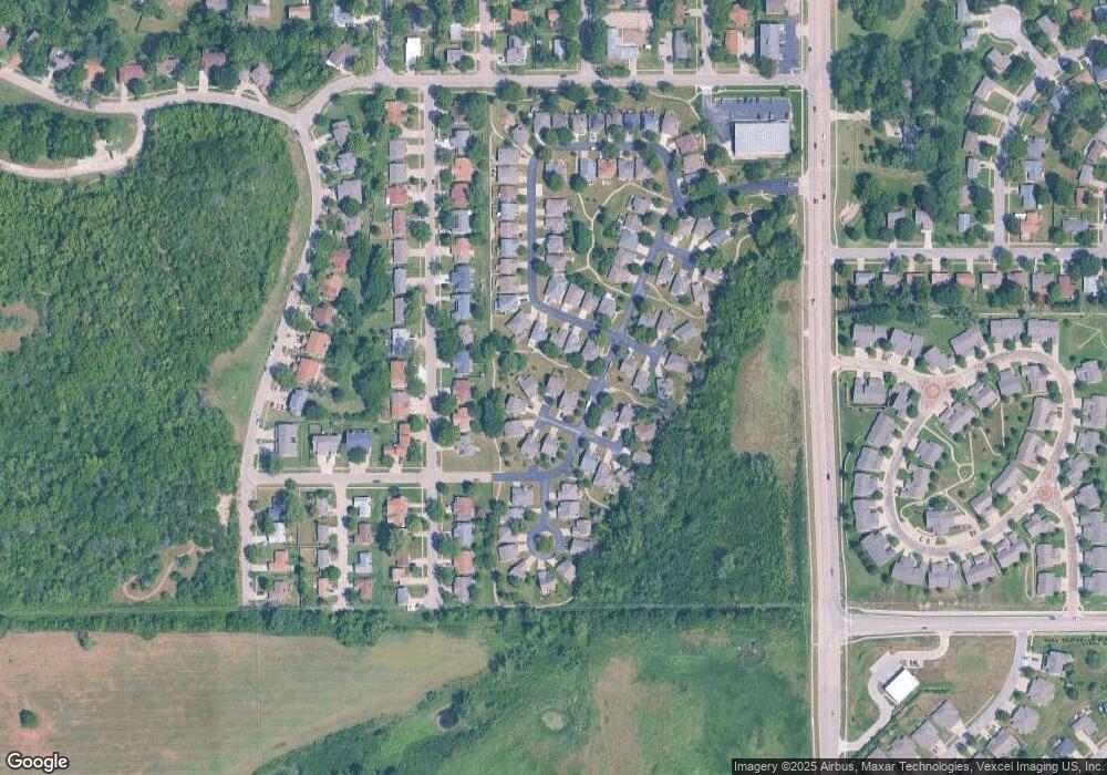 3605 SW Willow Brook Dr, Topeka, KS 66614 - photo 1