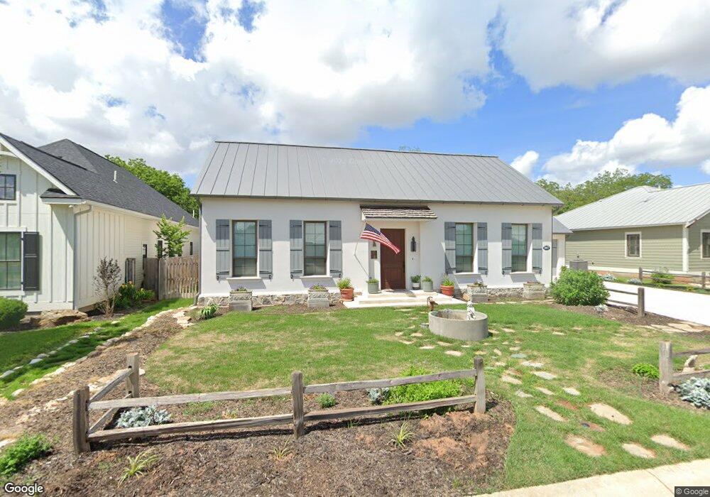 907 Hawthorn Ln unit 12, Fredericksburg, TX 78624 - photo 1