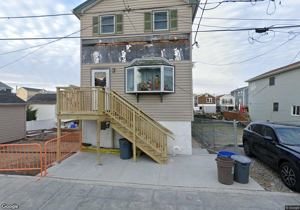 39 W 13th Rd, Broad Channel, NY 11693 - photo 1
