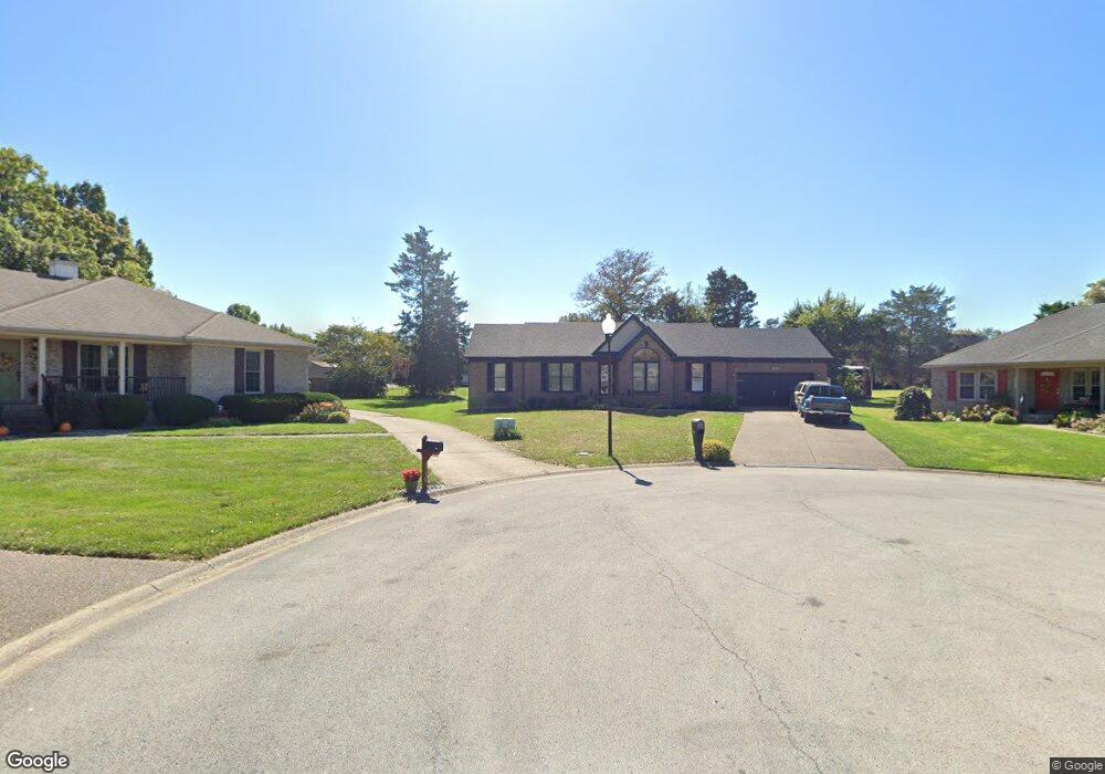 7402 Crabtree Dr, Louisville, KY 40228 - photo 1