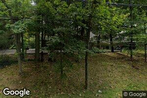 110 Beach Rd, Great Neck, NY 11023