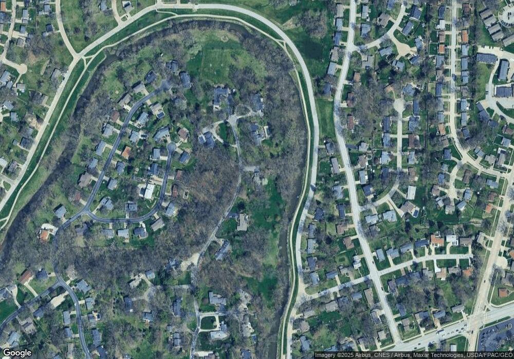 10 Oak Park Dr, Bettendorf, IA 52722 - photo 1