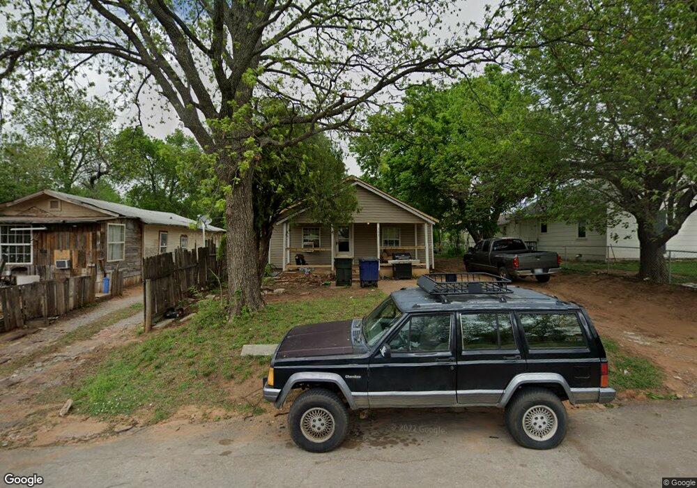 303 W Oak Ave, Duncan, OK 73533 - photo 1