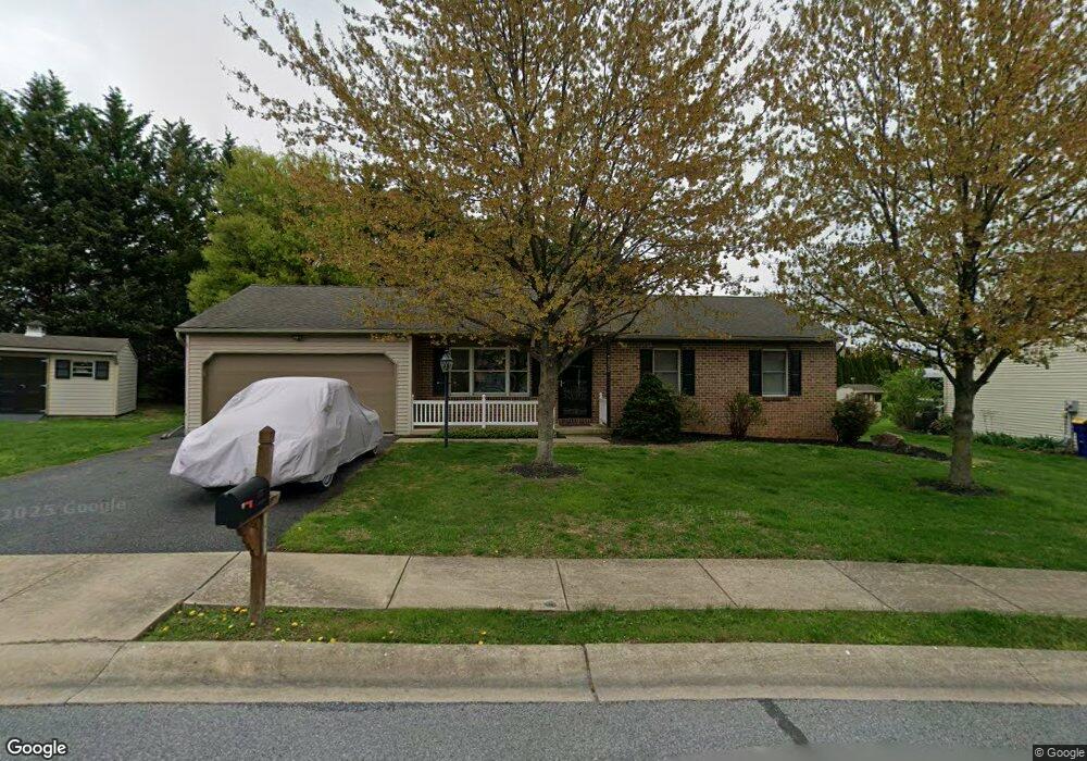 200 Zwecker Cir, New Holland, PA 17557 - photo 1