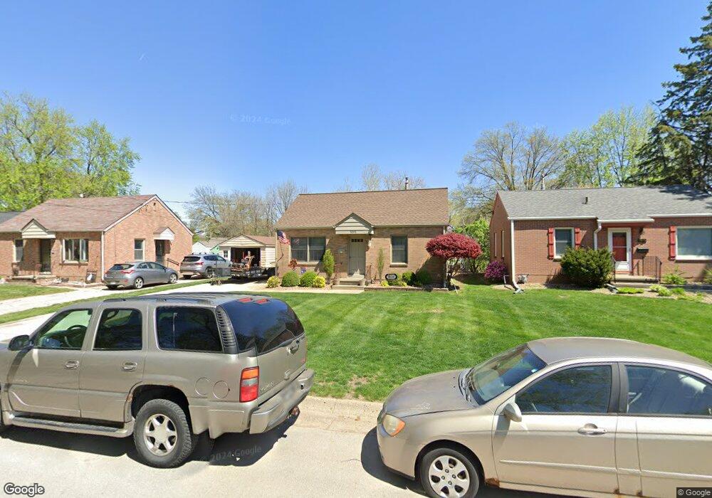 2001 53rd St, Des Moines, IA 50310 - photo 1