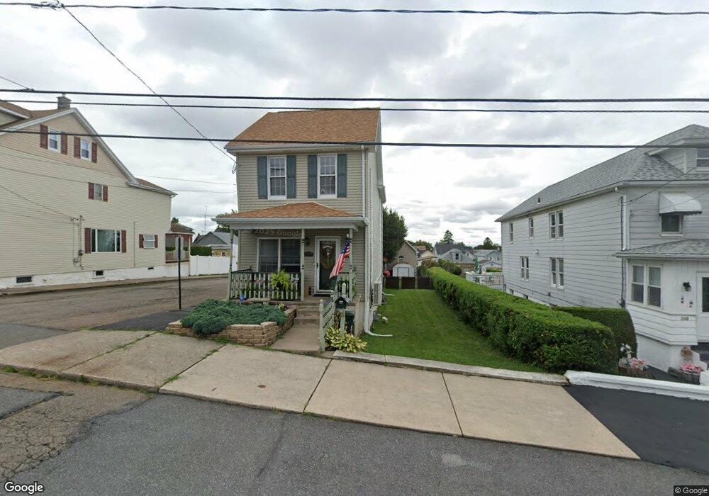 702 Hayes St, Hazleton, PA 18201 - photo 1