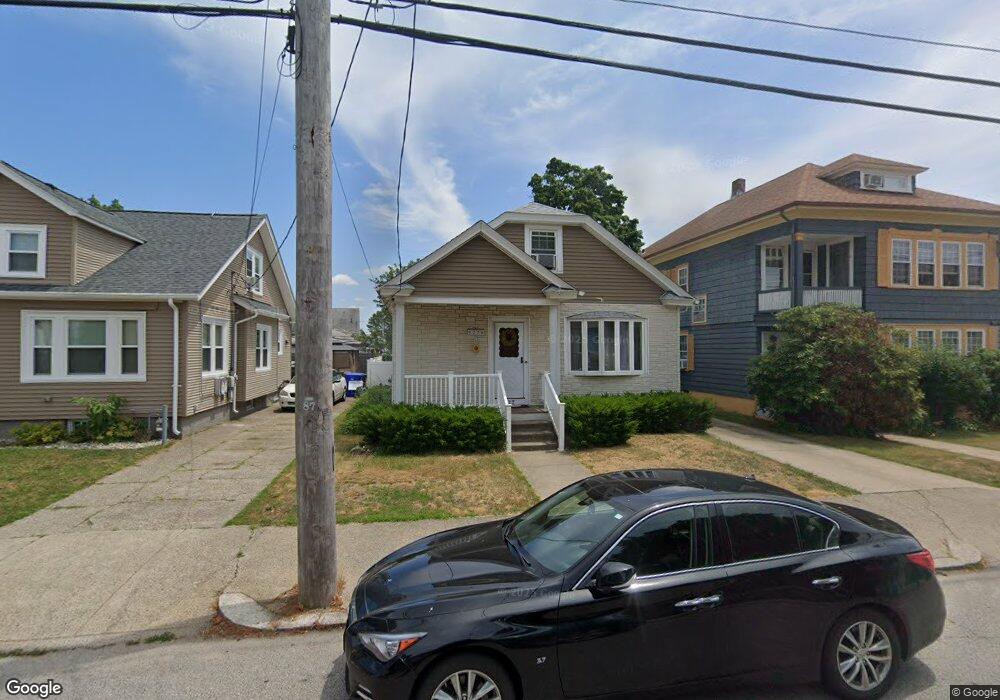 927 York Ave, Pawtucket, RI 02861 - photo 1