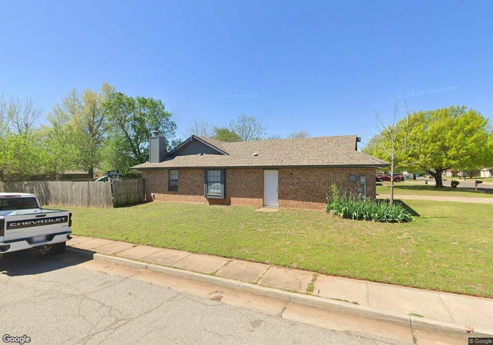 1200 Swan Lake Rd, Edmond, OK 73003 - photo 1