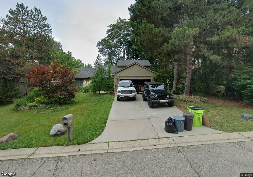 4403 Rolling Pine Dr, West Bloomfield, MI 48323 - photo 1