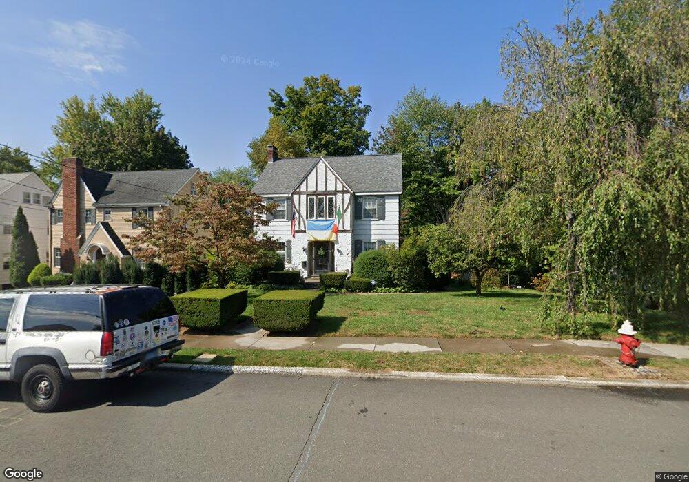 117 Ballard Dr, West Hartford, CT 06119 - photo 1