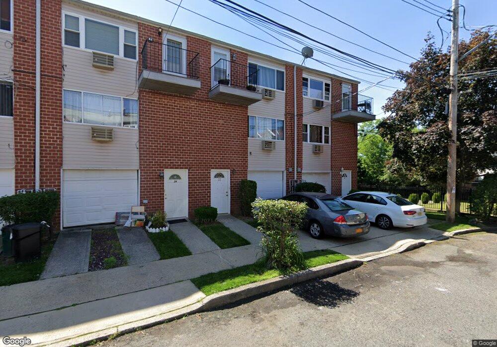 22 Francine Ct unit A, Staten Island, NY 10306 - photo 1