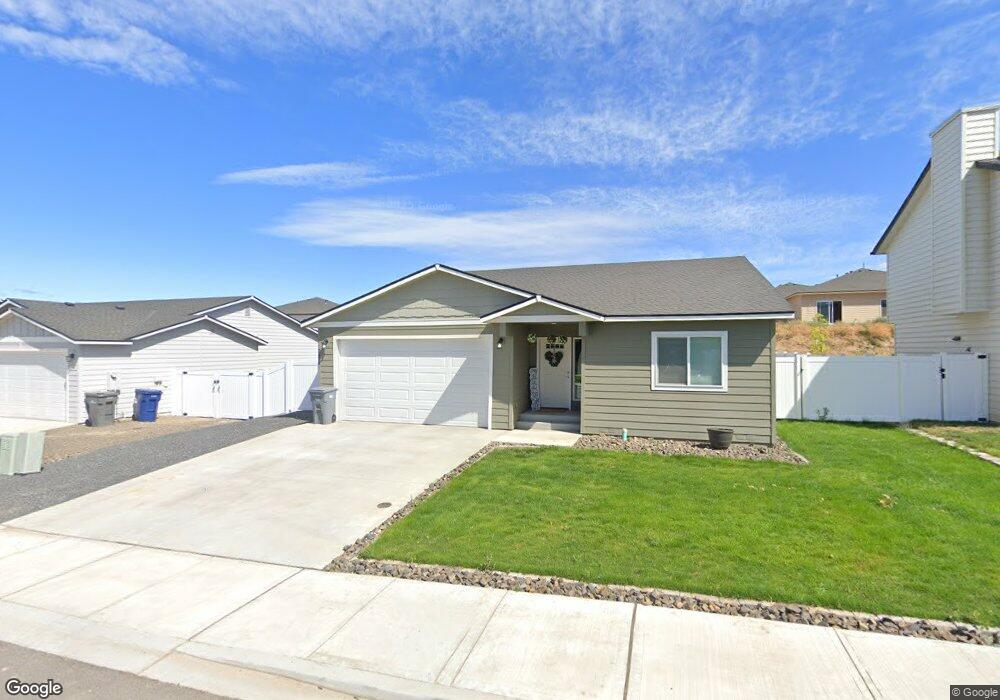 2471 3rd St SE, East Wenatchee, WA 98802 - photo 1