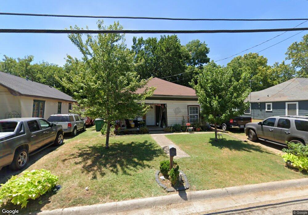 811 N Morris St, Gainesville, TX 76240 - photo 1