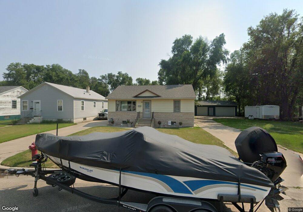 924 9th St SE, Jamestown, ND 58401 - photo 1